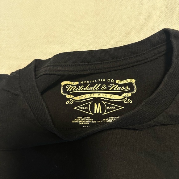 Mitchell & Ness Mike Bibby Vancouver Grizzlies Tee - Picture 2 of 3